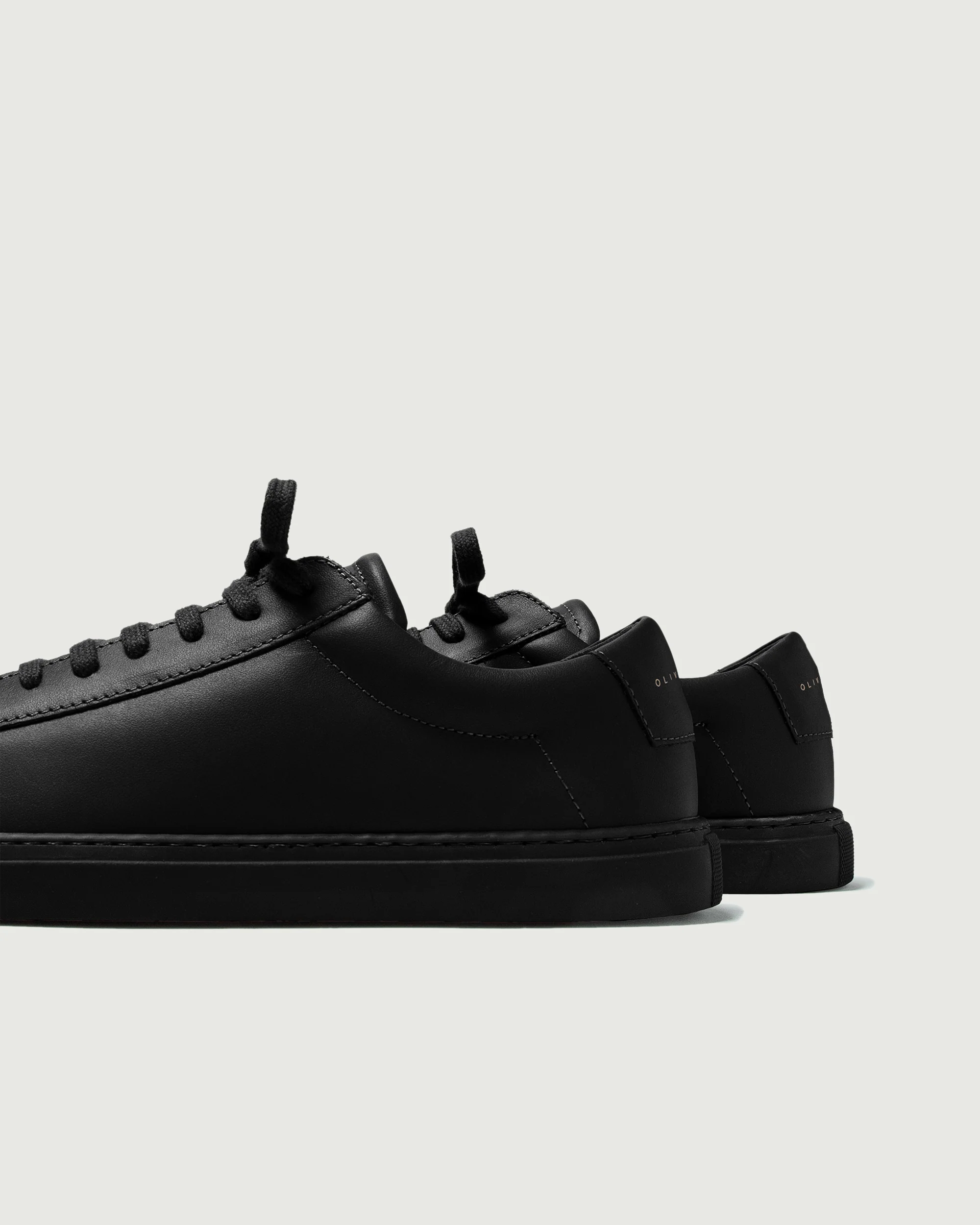 Low 1 | Jet Black - Image 3